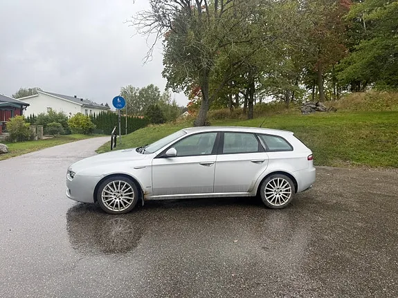 Alfa Romeo 159 2007 photo 3
