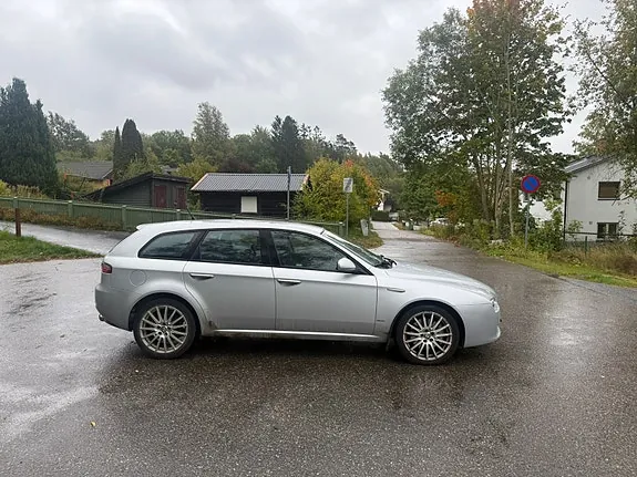 Alfa Romeo 159 2007 photo 4
