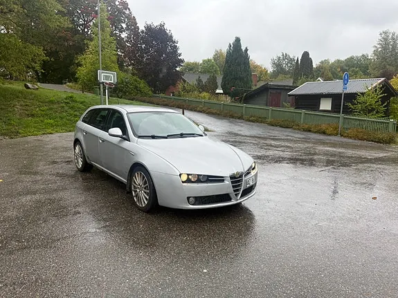 Alfa Romeo 159 2007 photo 2