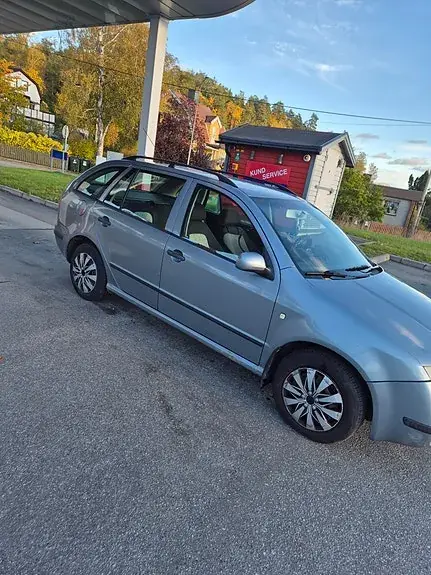 Skoda Fabia 2004 photo 3