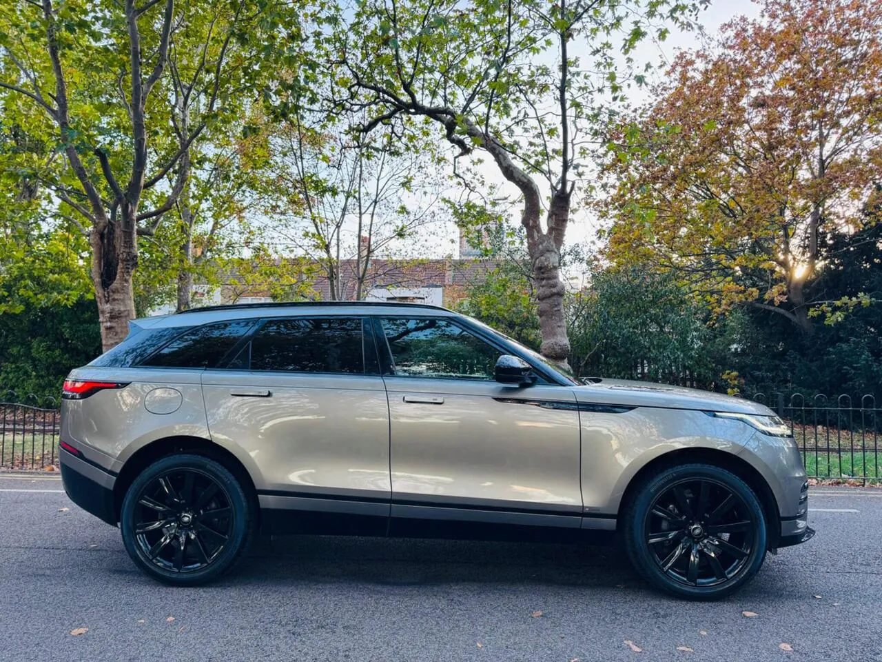 Land Rover Range Rover Velar 2019 photo 4