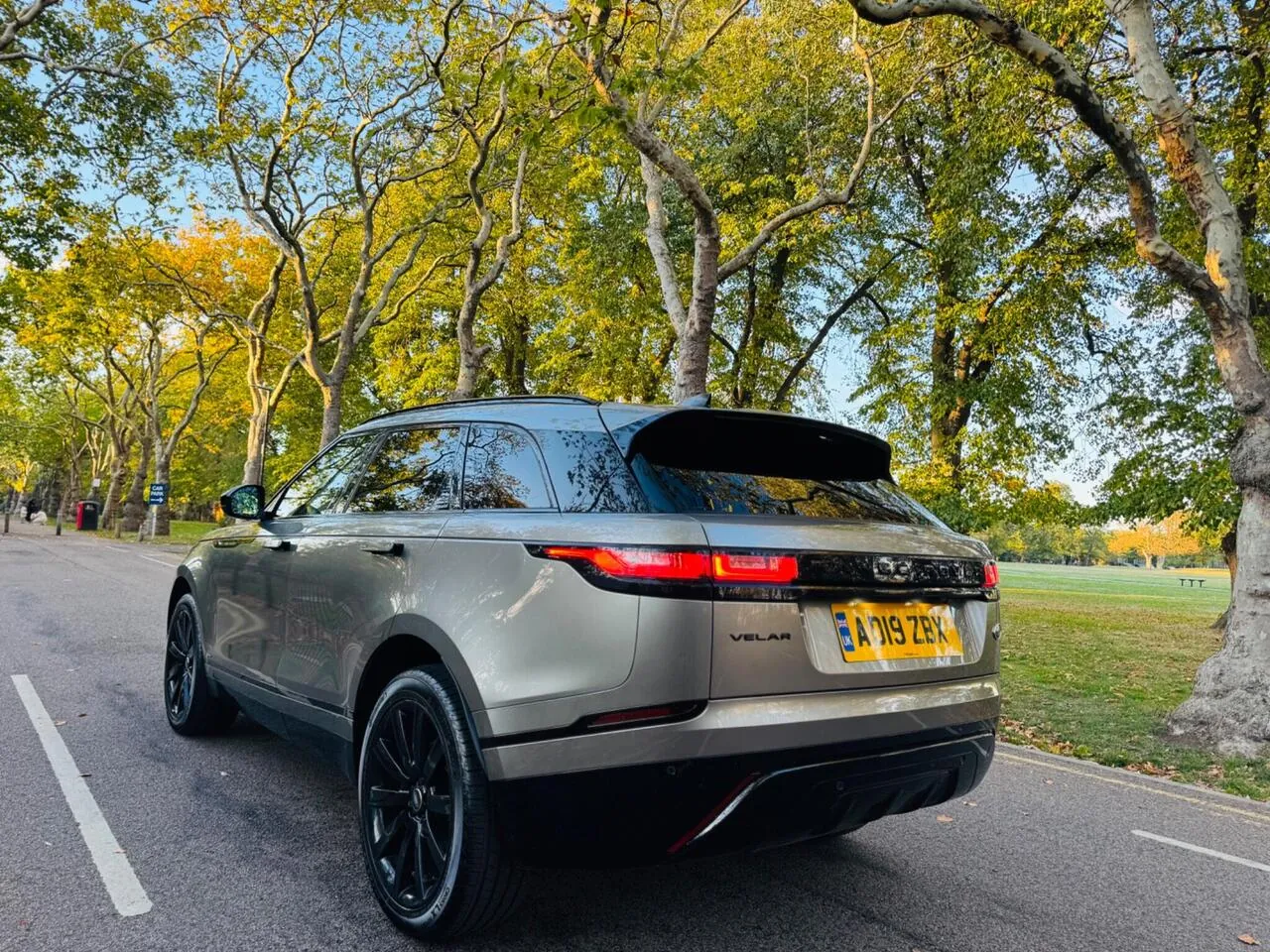 Land Rover Range Rover Velar 2019 photo 5