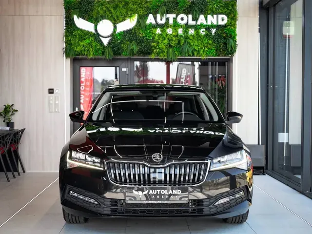 Skoda Superb 2022 photo 2