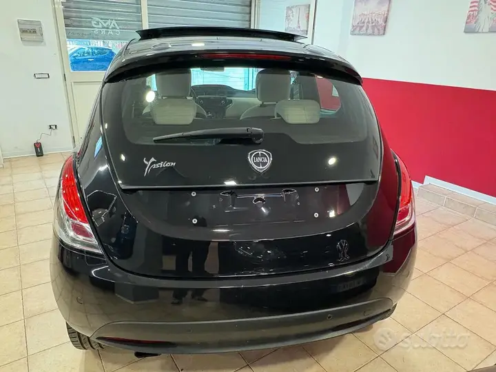 Lancia Ypsilon 2013 photo 2