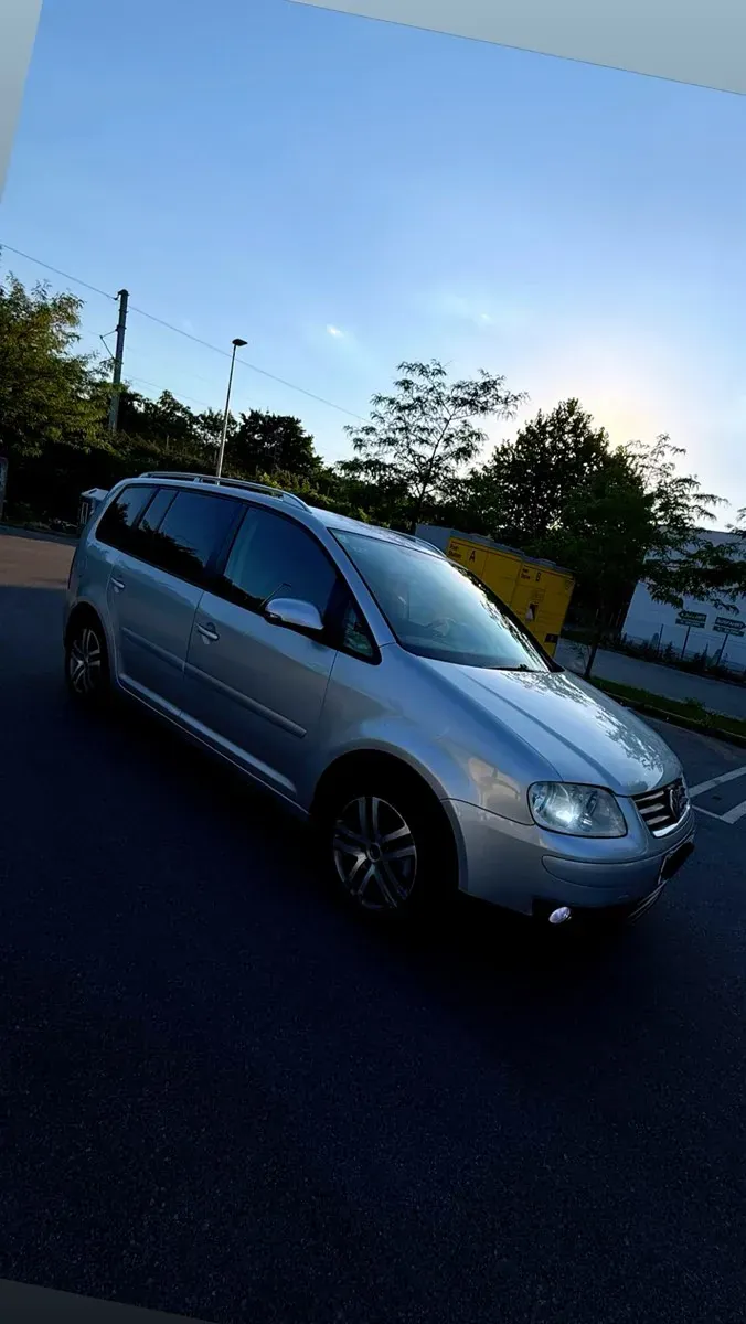 Volkswagen Touran 2007 photo 3