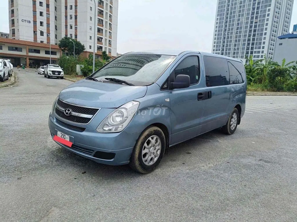 Hyundai Starex 2009 photo 2