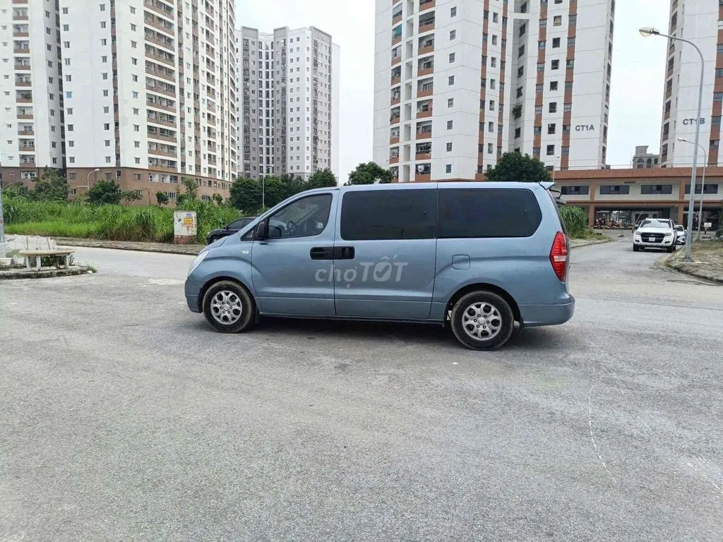 Hyundai Starex