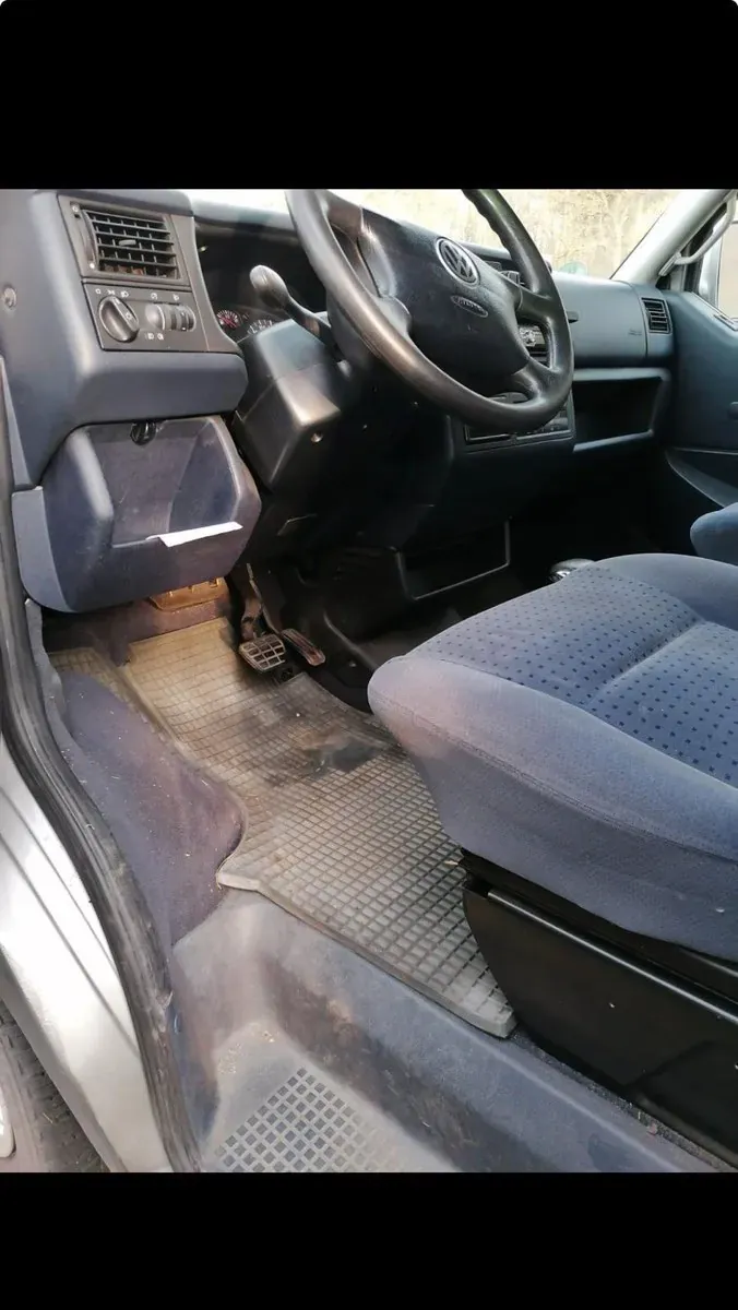 Volkswagen Caravelle 1999 photo 3