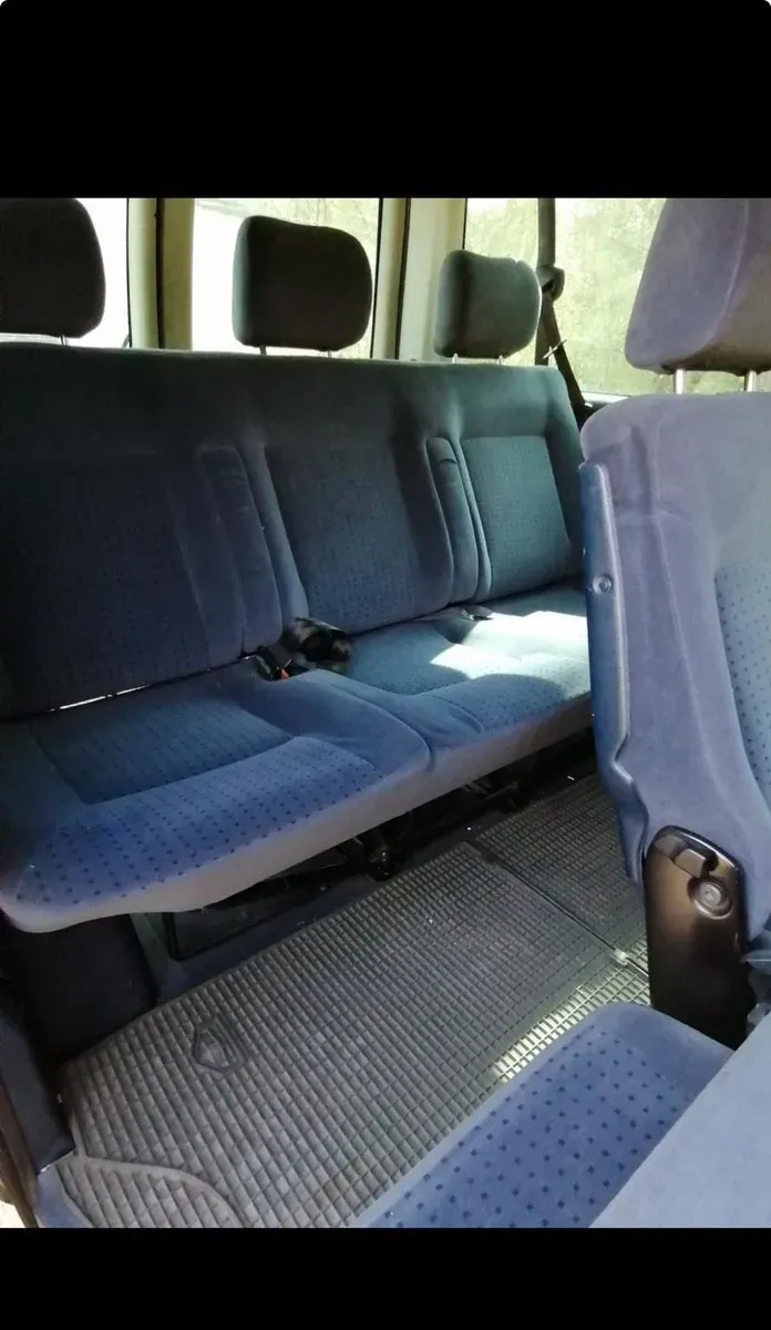 Volkswagen Caravelle 1999 photo 2