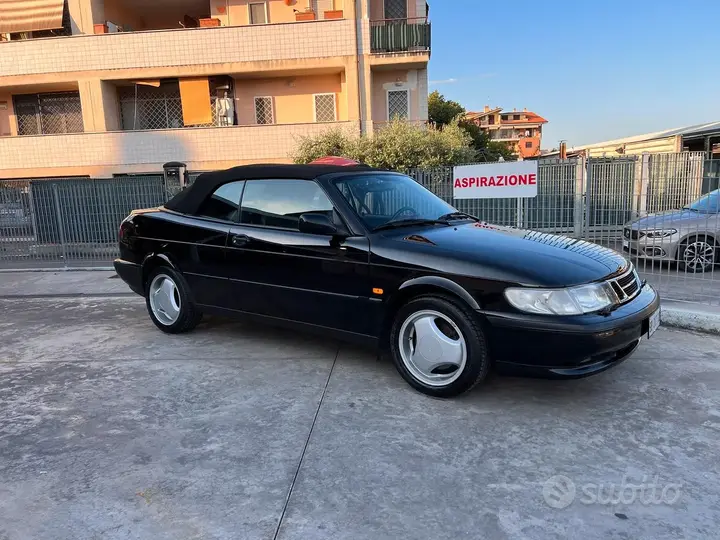 Saab 900