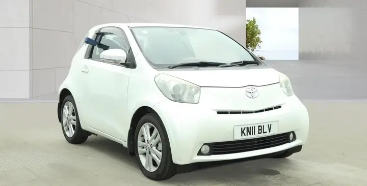 Toyota Iq 2011 photo 3