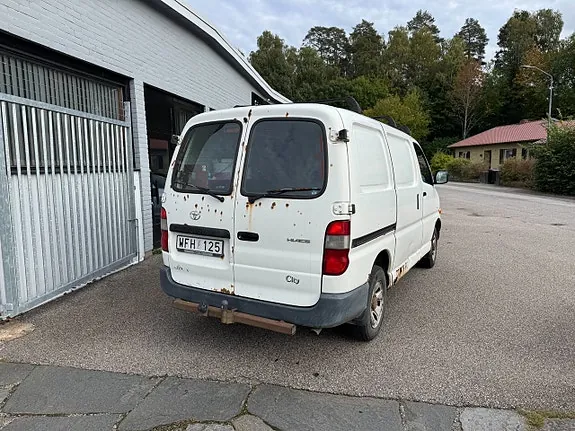 Toyota Hiace 2005 photo 3
