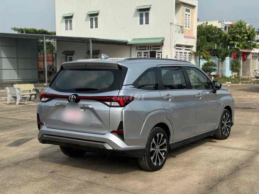 Toyota Veloz Cross