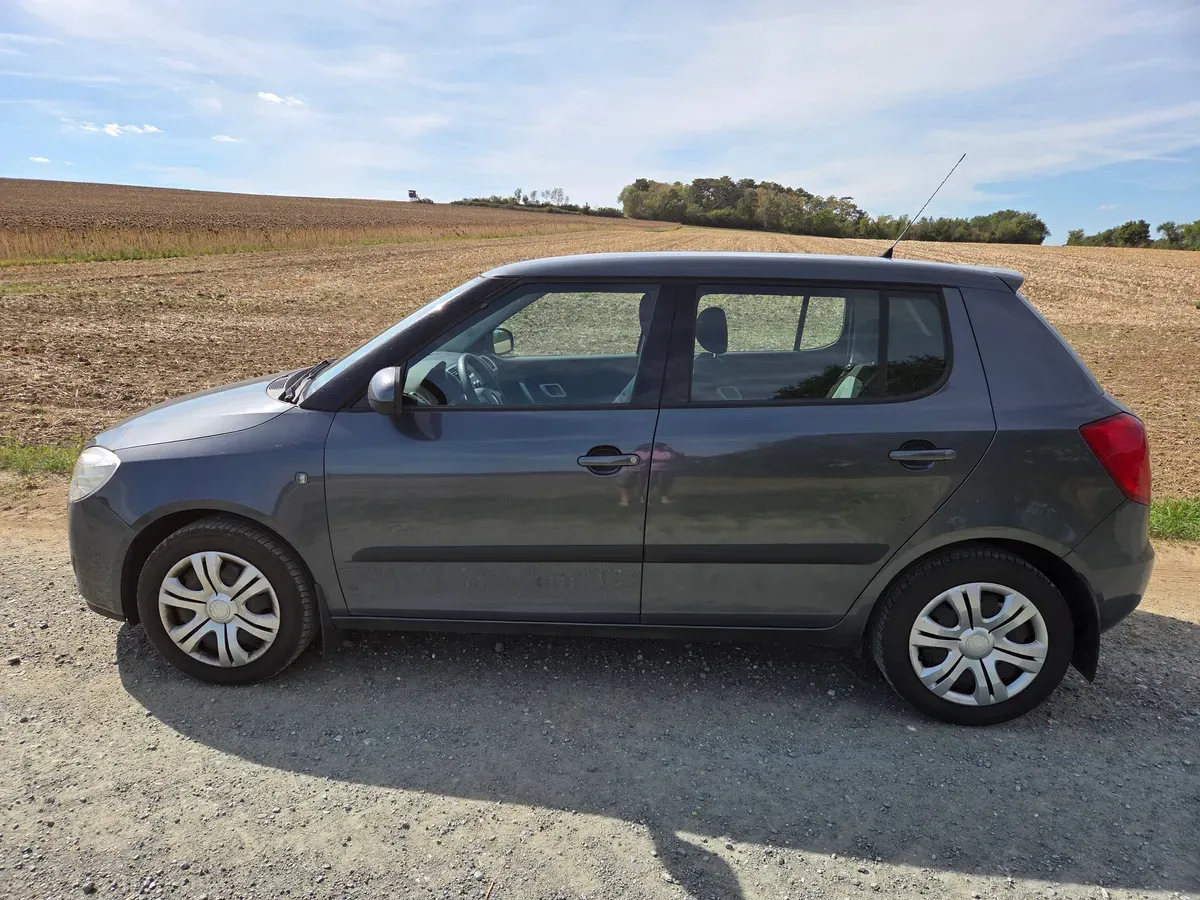 Skoda Fabia 2007 photo 2