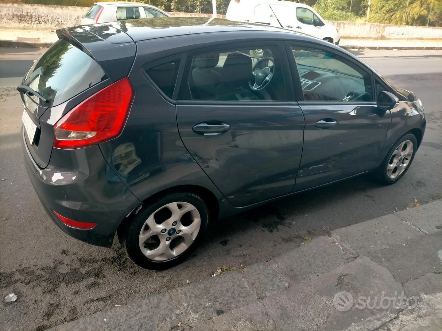 Ford Fiesta 2011 photo 4