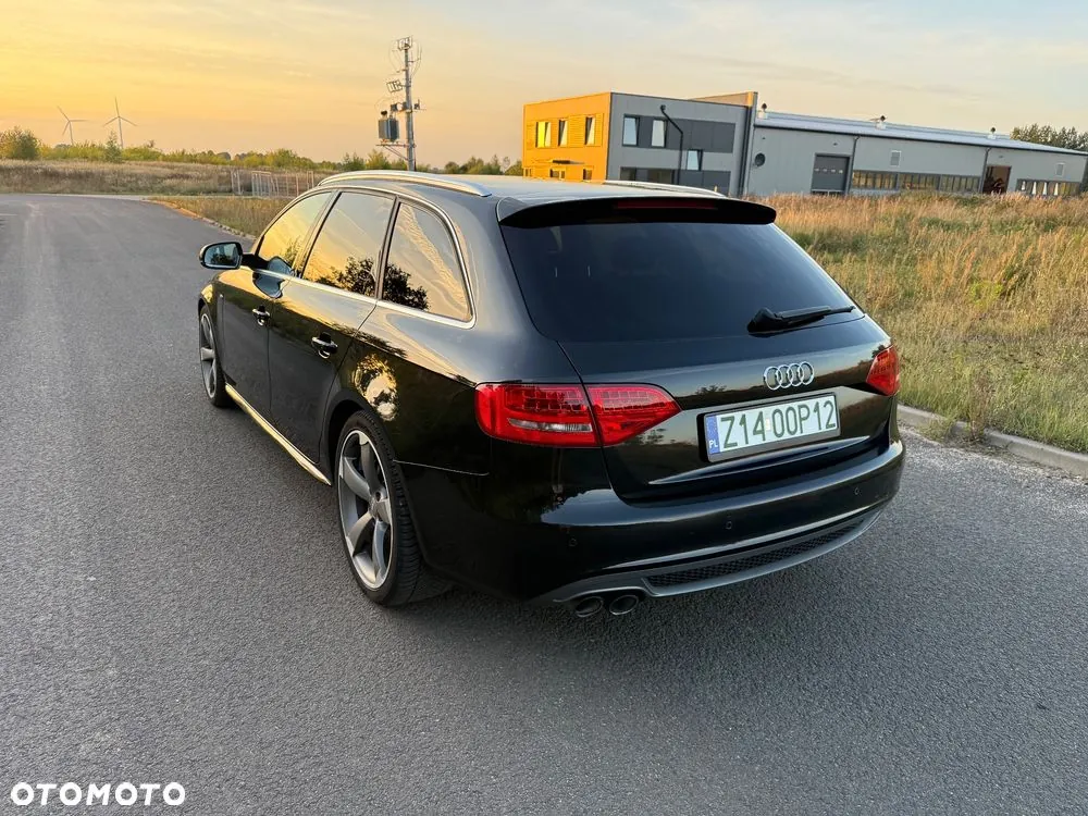 Audi A4 Avant 2011 photo 4