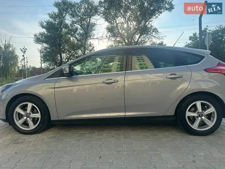 Ford Focus 2013 photo 2