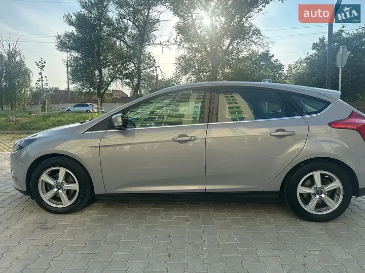 Ford Focus 2013 photo 3