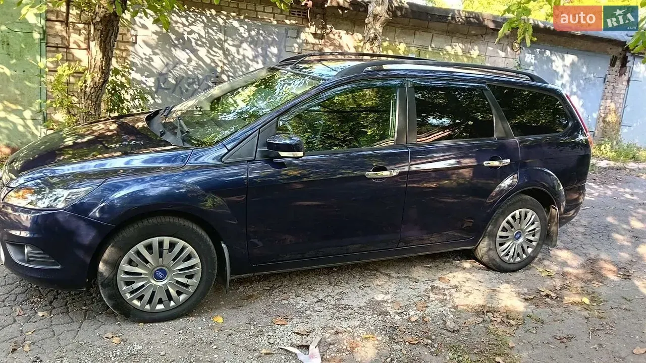 Ford Focus 2010 photo 3