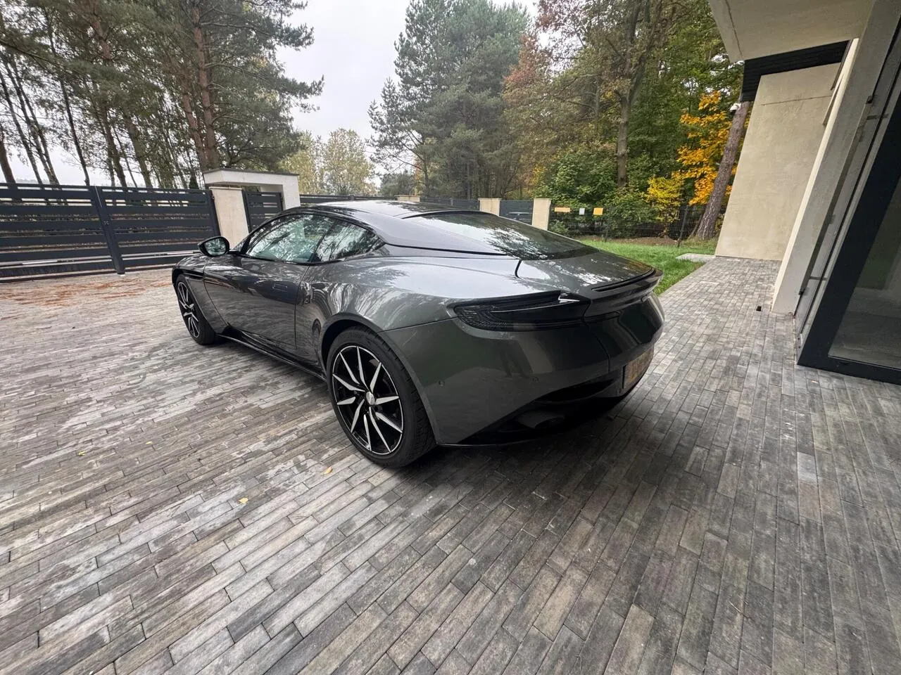 Aston Martin Db11 2019 photo 5