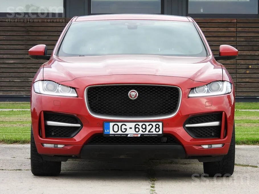 Jaguar F-Pace 2016 photo 2
