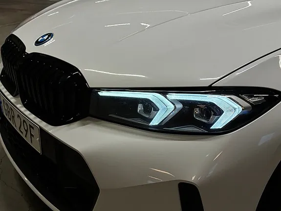 BMW 330E 2023 photo 2