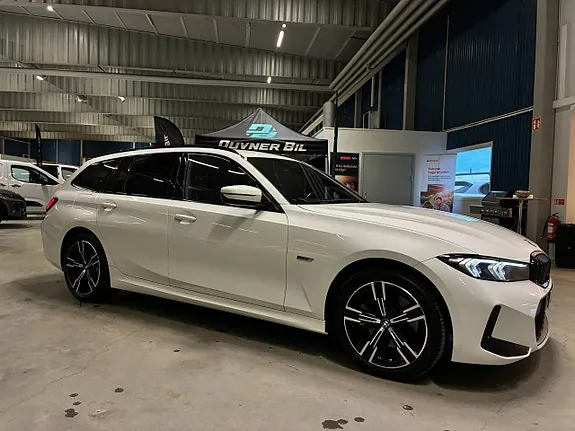 BMW 330E 2023 photo 4