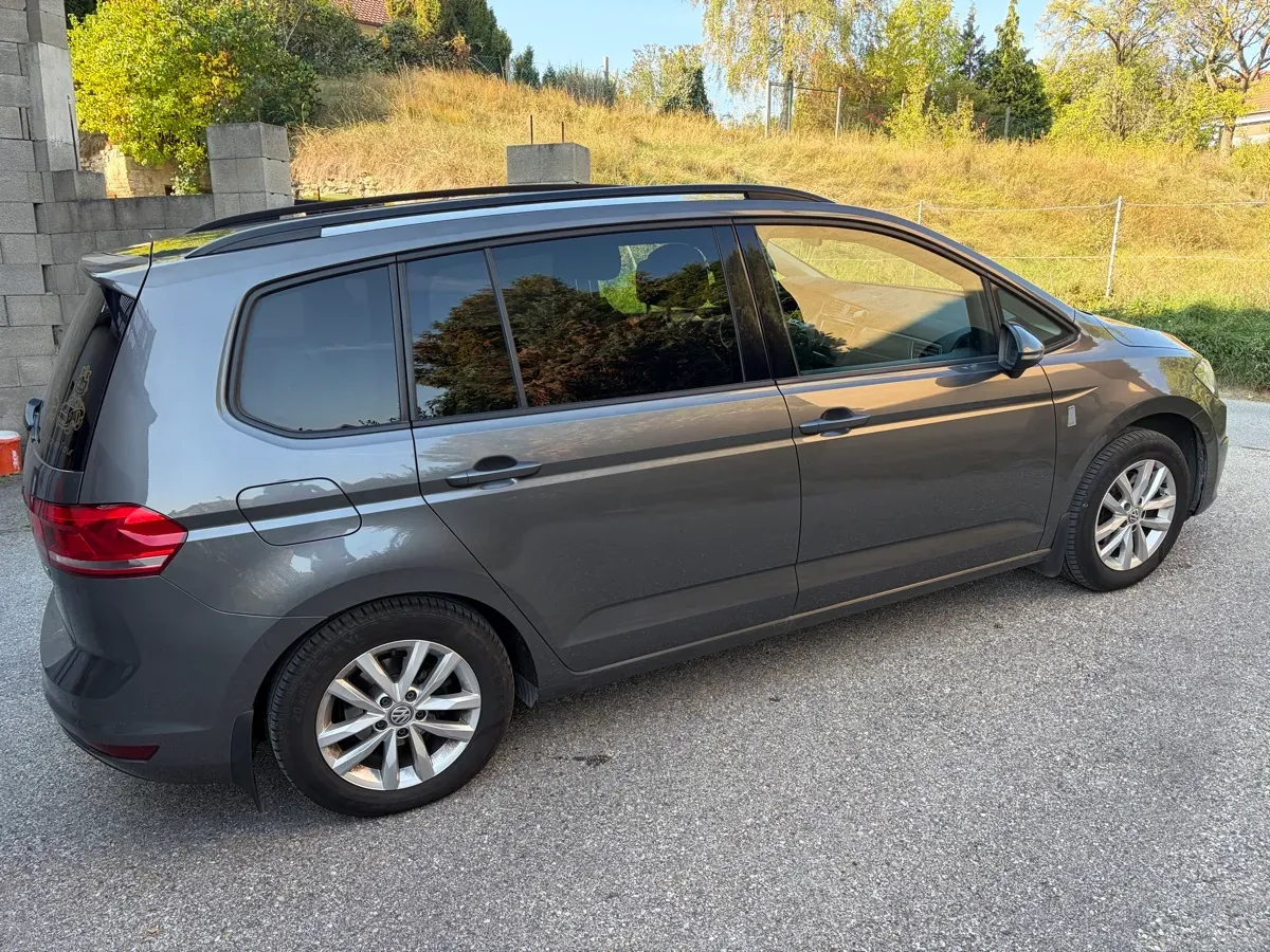 Volkswagen Touran 2016 photo 2