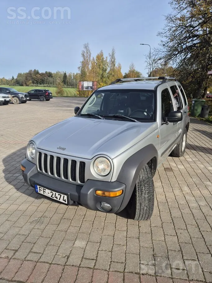Jeep Cherokee 2004 photo 5