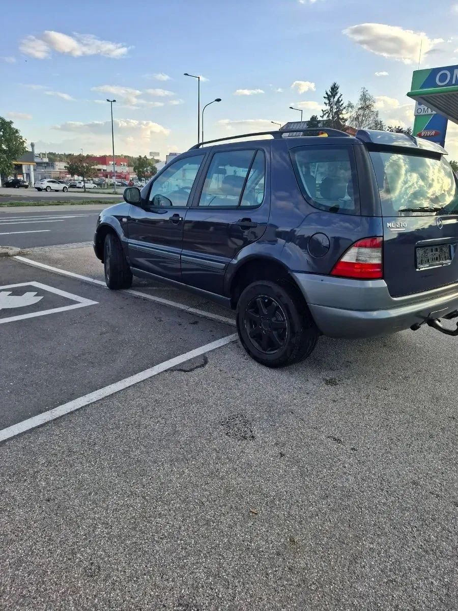 Mercedes-Benz M-Class 2001 photo 2