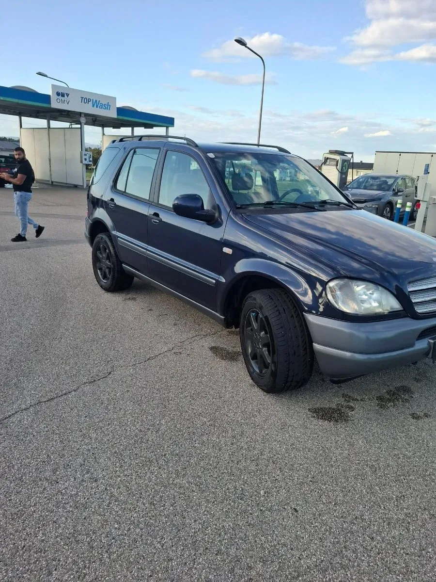 Mercedes-Benz M-Class 2001 photo 3