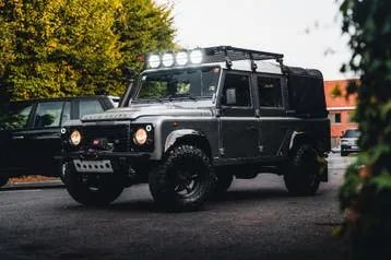 Land Rover Defender 2012 photo 2