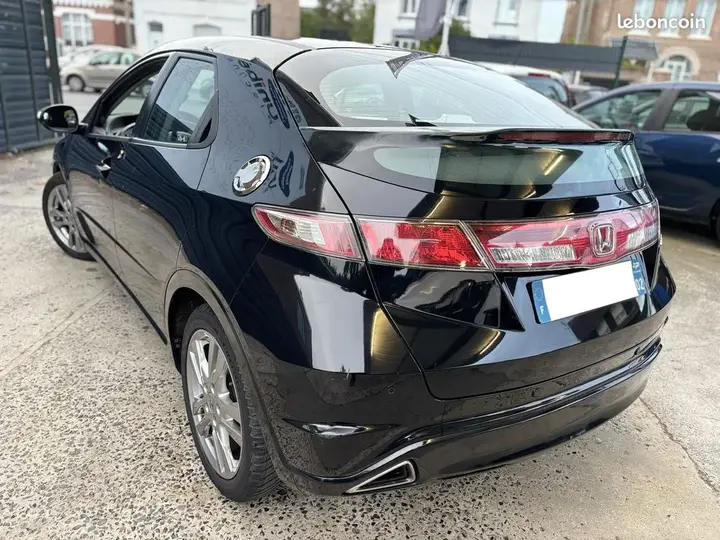 Honda Civic 2010 photo 3