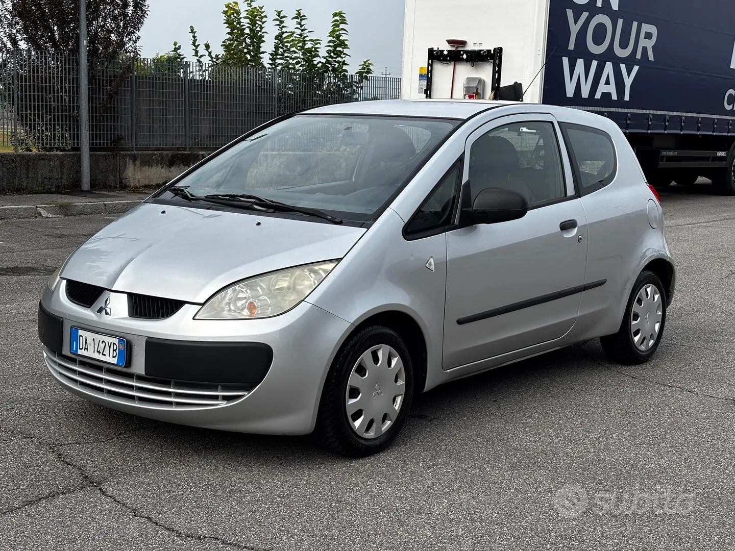 Mitsubishi Colt 2006 photo 3