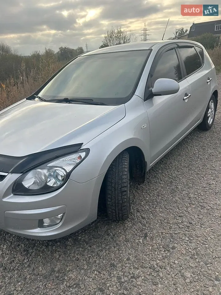 Hyundai I30 2010 photo 2