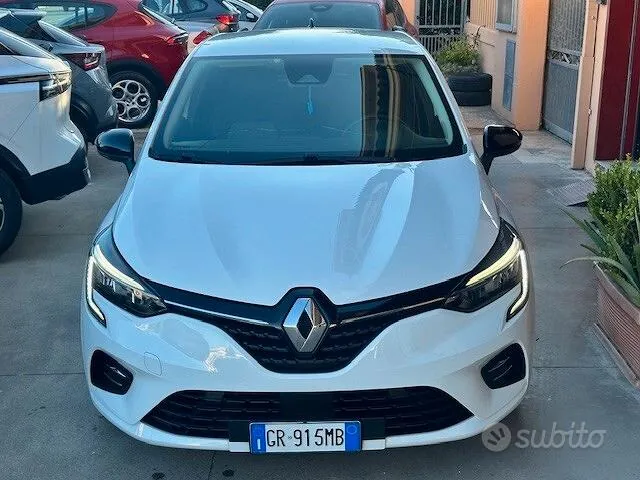 Renault Clio 2023 photo 2
