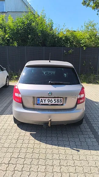 Skoda Fabia 2012 photo 4