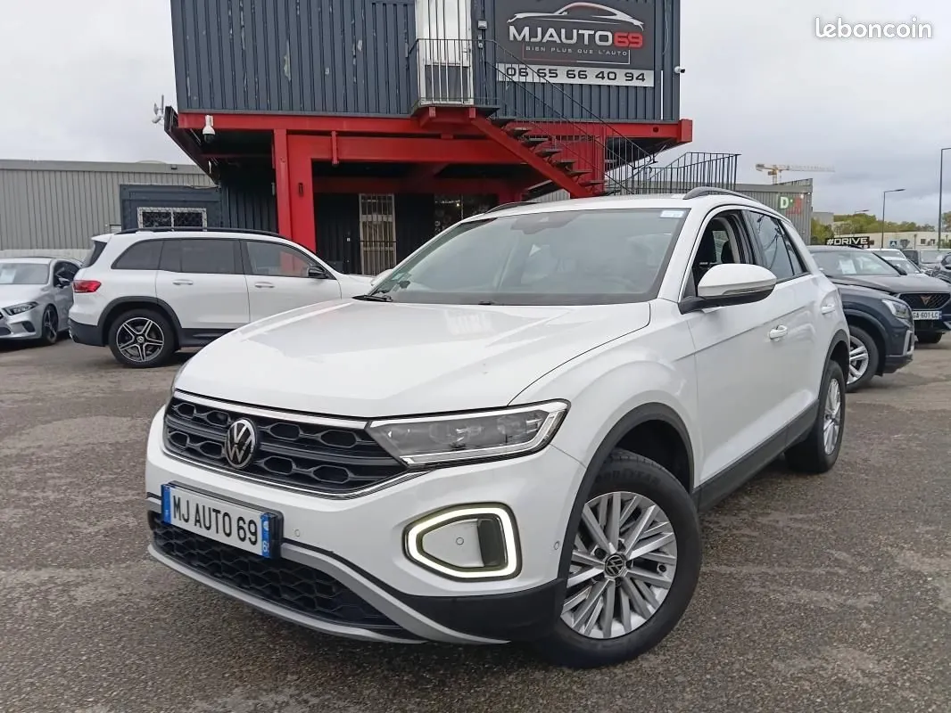 Volkswagen T-Roc 2023 photo 2