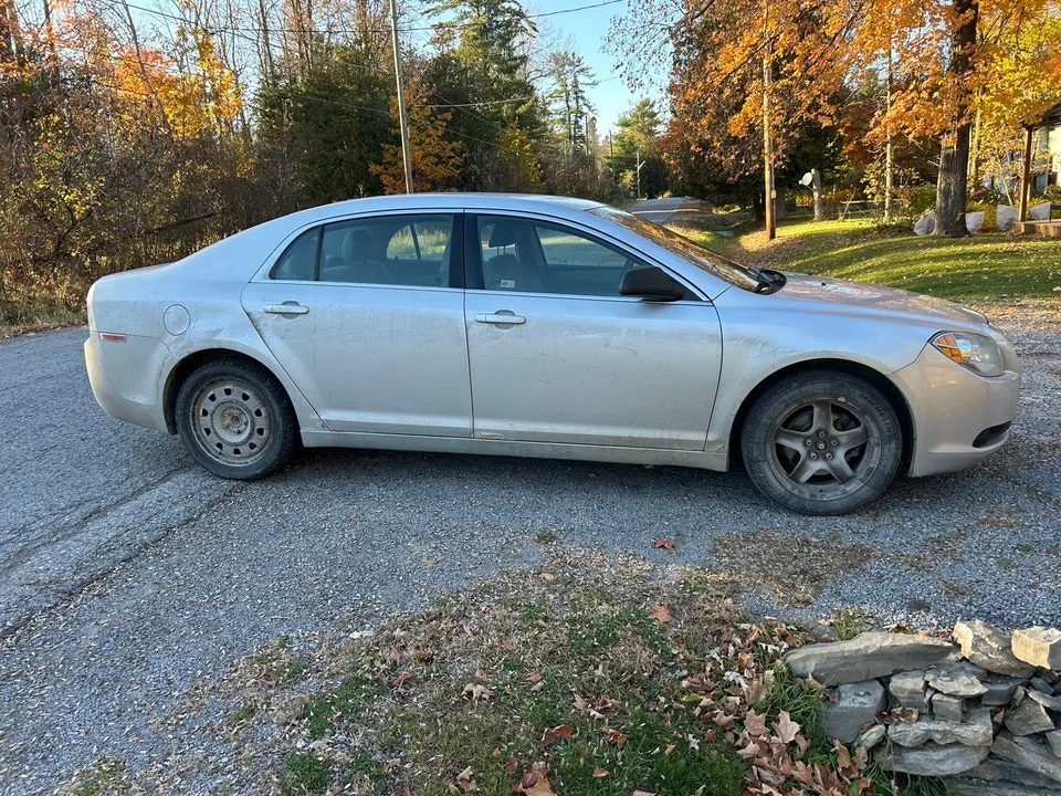 Chevrolet Malibu 2011 photo 3