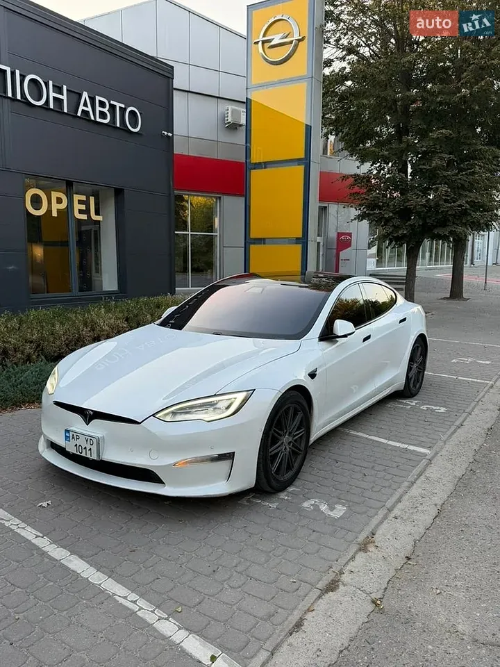 Tesla Model S 2021 photo 2