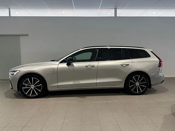 Volvo V60 2025 photo 3