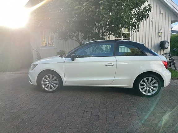 Audi A1 2012 photo 2