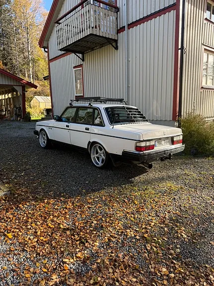 Volvo 240 1987 photo 2
