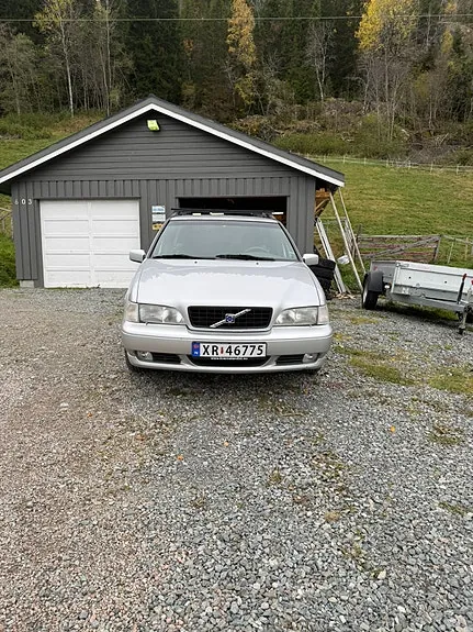 Volvo V70 2000 photo 2
