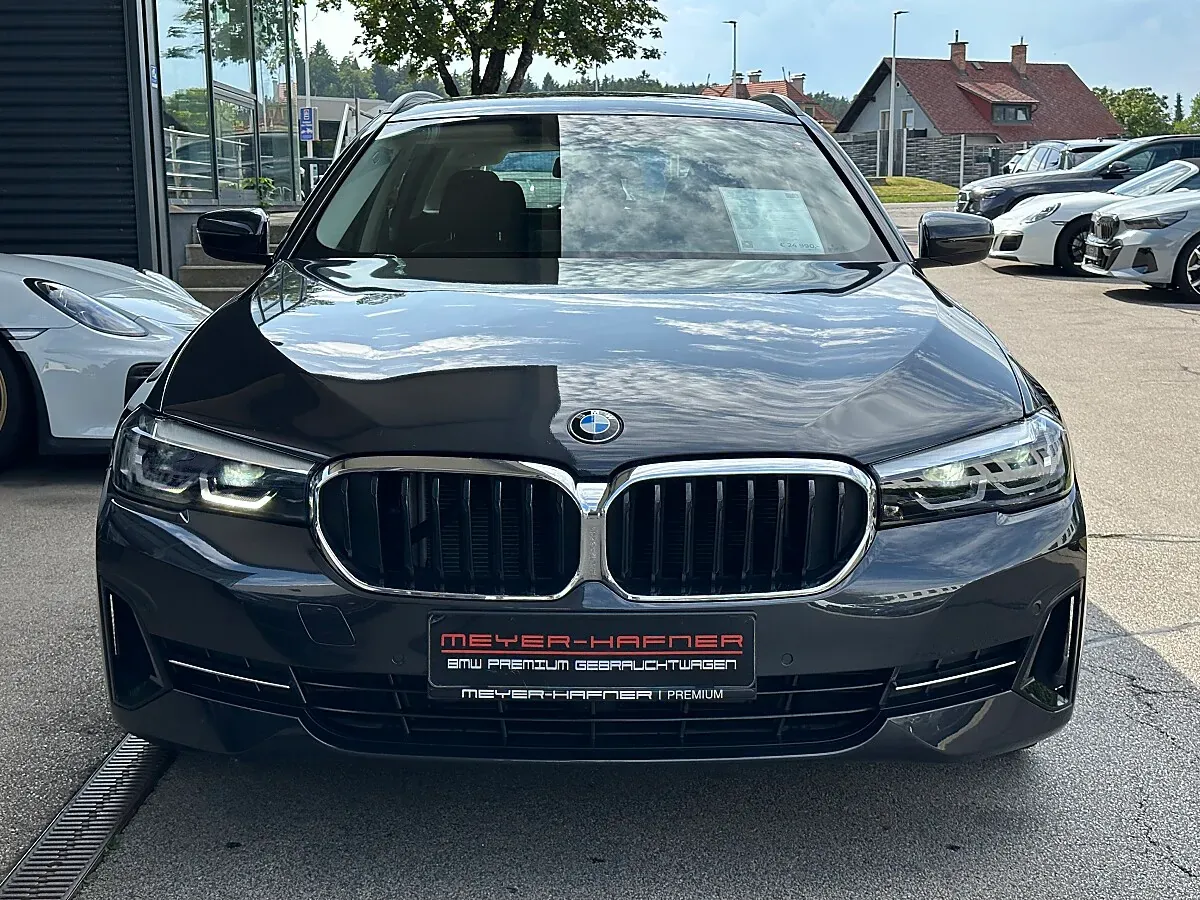 BMW 5 Series 2021 photo 2