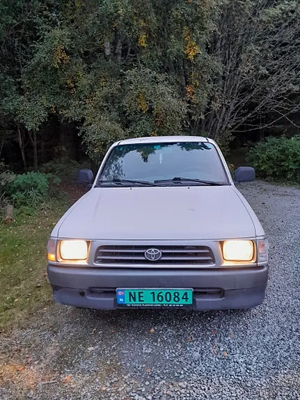 Toyota Hilux 1999 photo 3