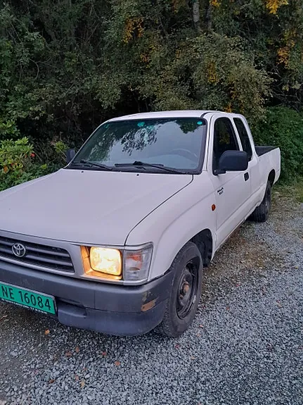 Toyota Hilux 1999 photo 4