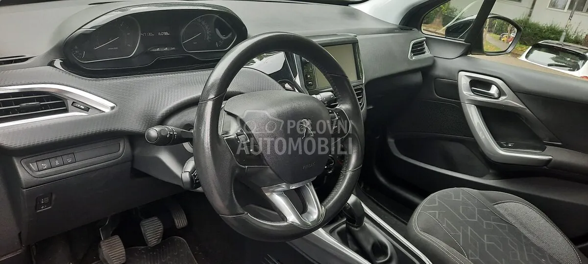 Peugeot 2008 2017 photo 2