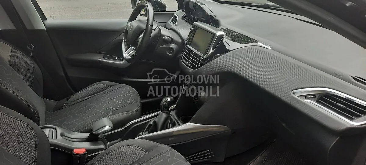 Peugeot 2008 2017 photo 3