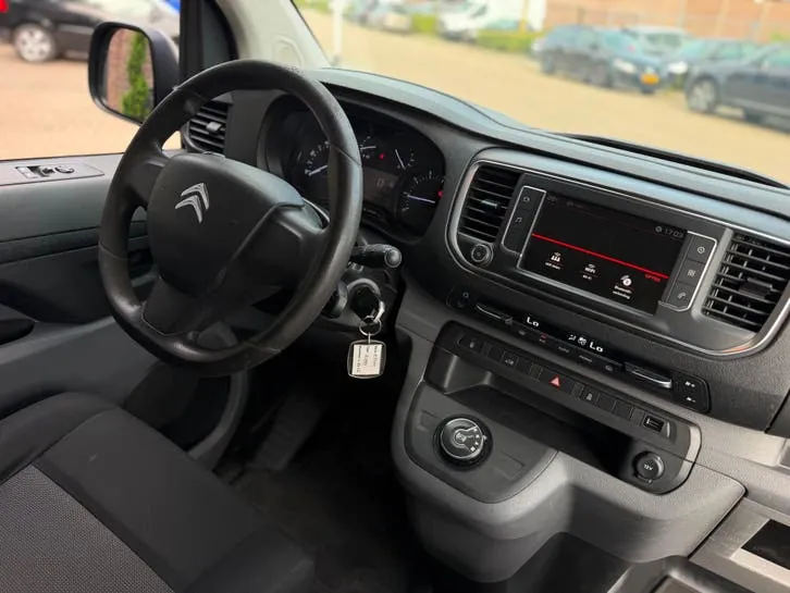 Citroen Jumpy 2018 photo 2
